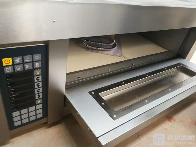 么区别?烤出的东西又有什么区别?九游会J9电烤箱和燃气烤箱有什(图2) 么区别?烤出的东西又有什么区别?九游会J9电烤箱和燃气烤箱有什(图2)